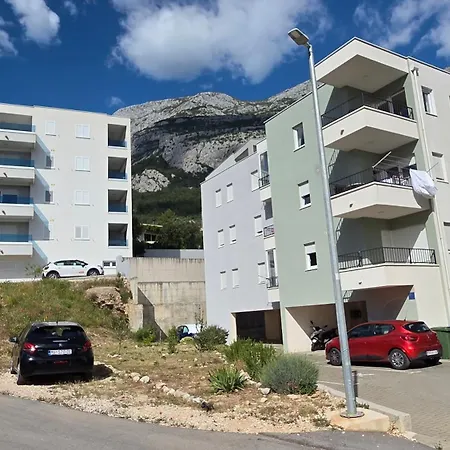 Sime - Cozy With Parking